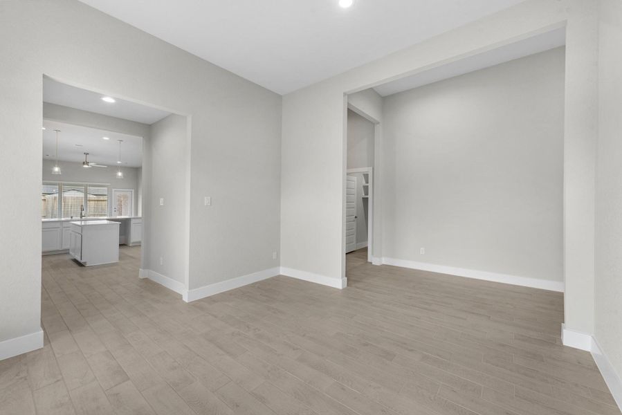 Spacious, unfurnished interior of a new home in Beacon Hill, Waller (Image 19).