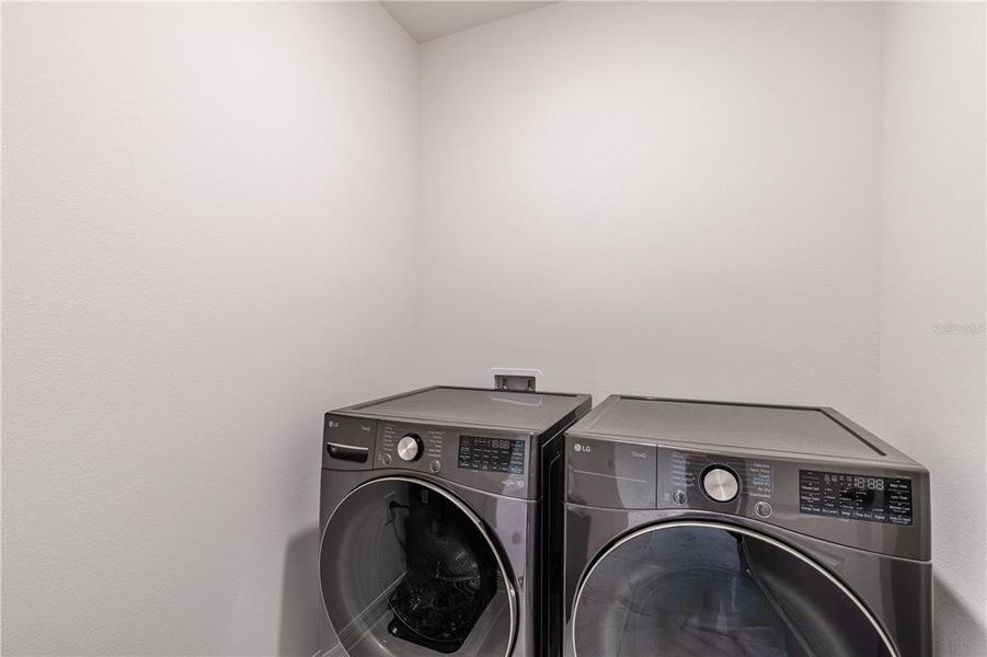 Close-up of interior finishes inside a home in Magnolia Pointe, Umatilla (Image 21).