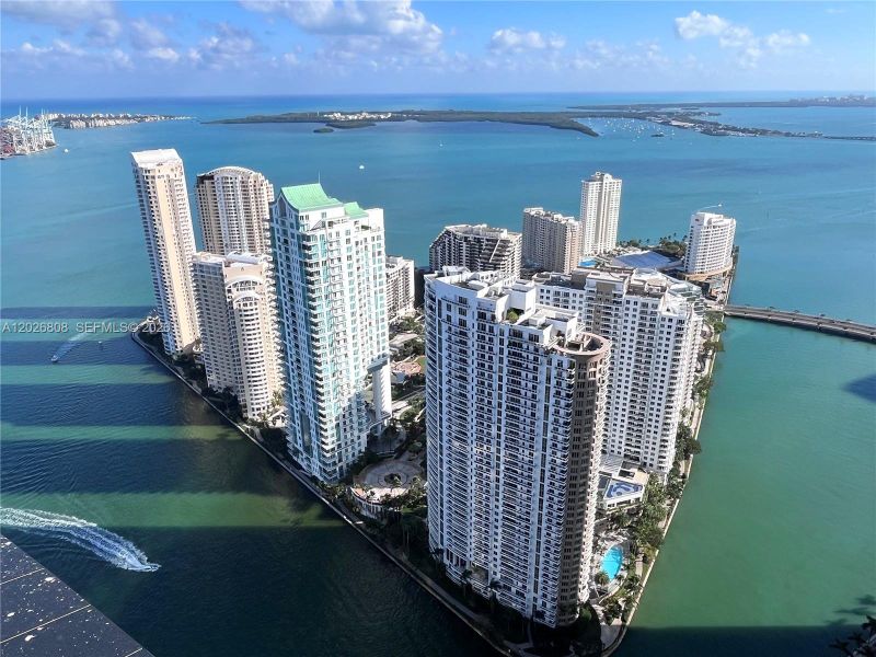 Condo located in Miami, FL showcasing its design and architecture (Image 9).