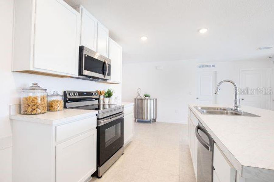 Furnished interior view inside a new home in Royal Highlands, Weeki Wachee (Image 9).