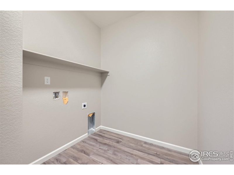 HUGE Laundry Room - Space for Built-Ins