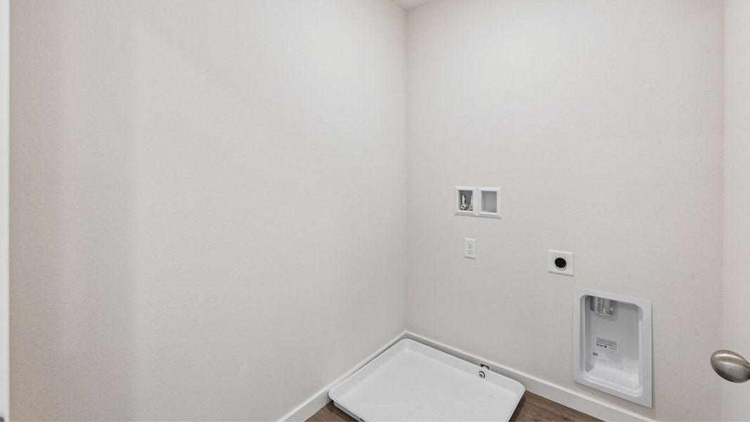 Representative unfurnished interior of a home built from the Sterling by D.R. Horton in Fish Lake Cove, Kissimmee (Image 15). Representative unfurnished interior of a home built from the Sterling by D.R. Horton in Fish Lake Cove, Kissimmee (Image 15).
