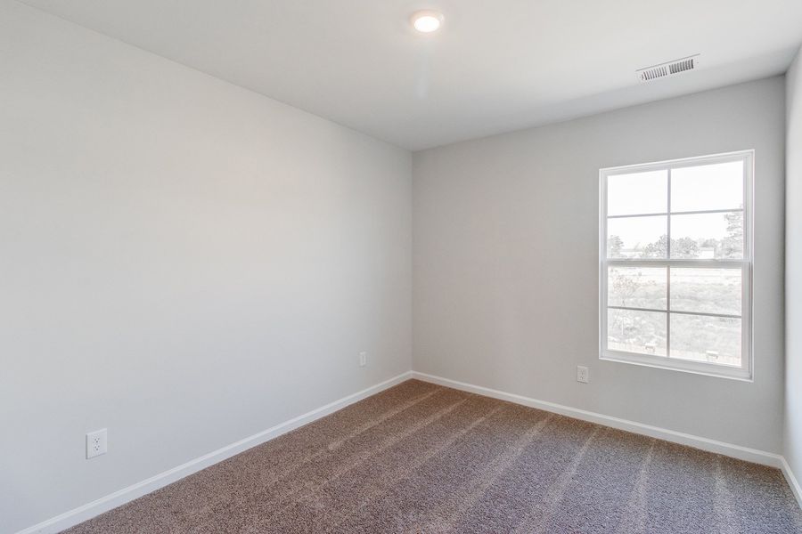 Spacious, unfurnished interior of a new home in Astoria, Columbia (Image 27).