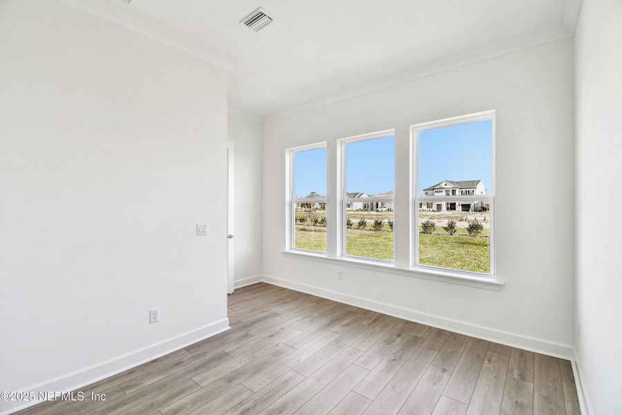 Spacious, unfurnished interior of a new home in Seven Pines 40' Front Entry, Jacksonville (Image 19).