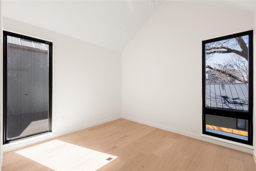 Spacious, unfurnished interior of a new home in , Austin (Image 25).