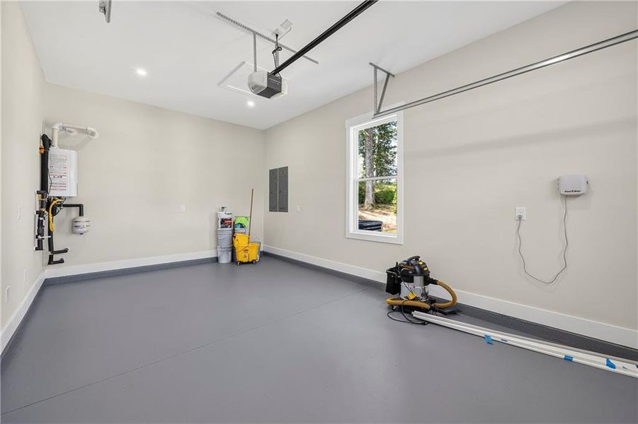 Spacious, unfurnished interior of a new home in , Marietta (Image 64).