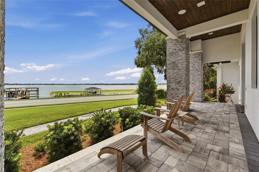 Exterior details and patio area of a home in , Winter Haven (Image 31).