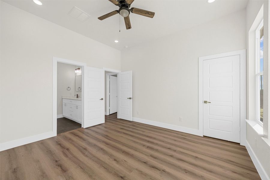 Spacious, unfurnished interior of a new home in , Cleveland (Image 22).