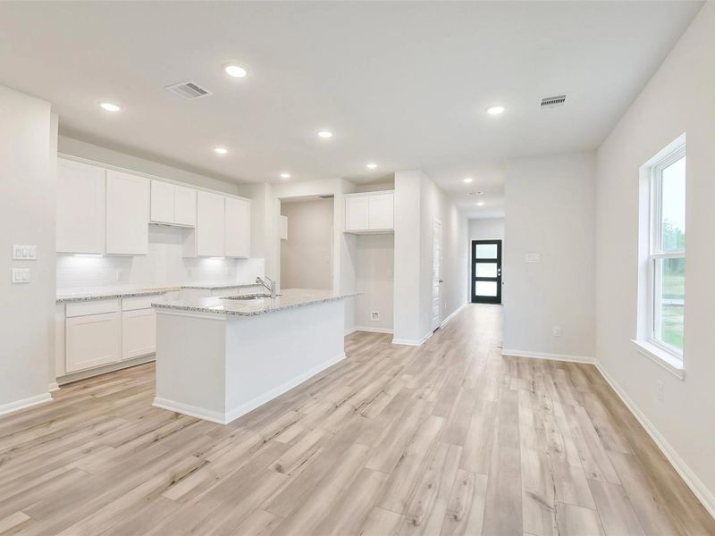 Spacious, unfurnished interior of a new home in Caney Creek Place, Conroe (Image 16). Spacious, unfurnished interior of a new home in Caney Creek Place, Conroe (Image 16).
