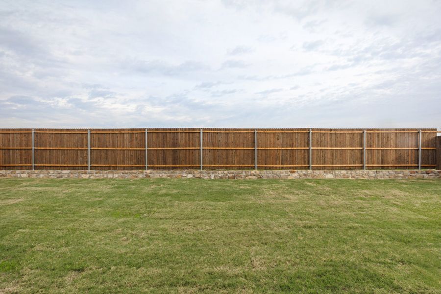 Exterior details and patio area of a home in Lake Breeze, Lavon (Image 4). Exterior details and patio area of a home in Lake Breeze, Lavon (Image 4).