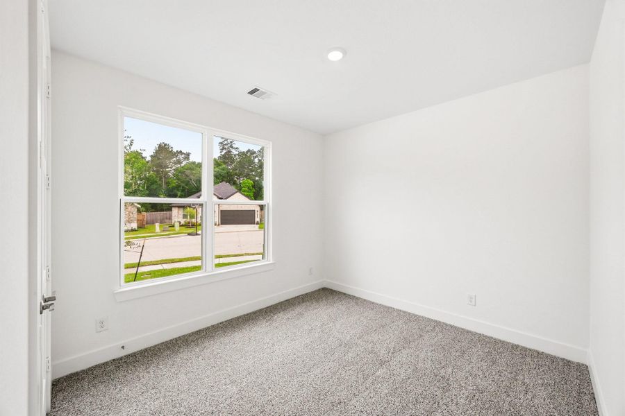 Spacious, unfurnished interior of a new home in Hills of Westlake, Conroe (Image 16).