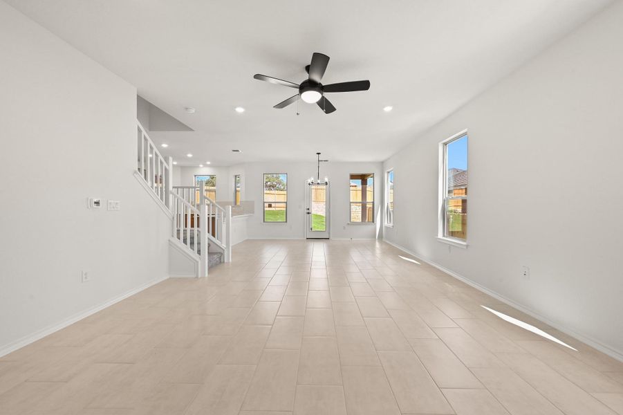 Spacious, unfurnished interior of a new home in Creekside at Estancia, Austin (Image 15). Spacious, unfurnished interior of a new home in Creekside at Estancia, Austin (Image 15).