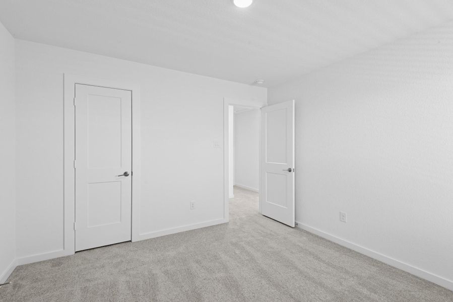 Spacious, unfurnished interior of a new home in Miller's Pond, Rosenberg (Image 14).
