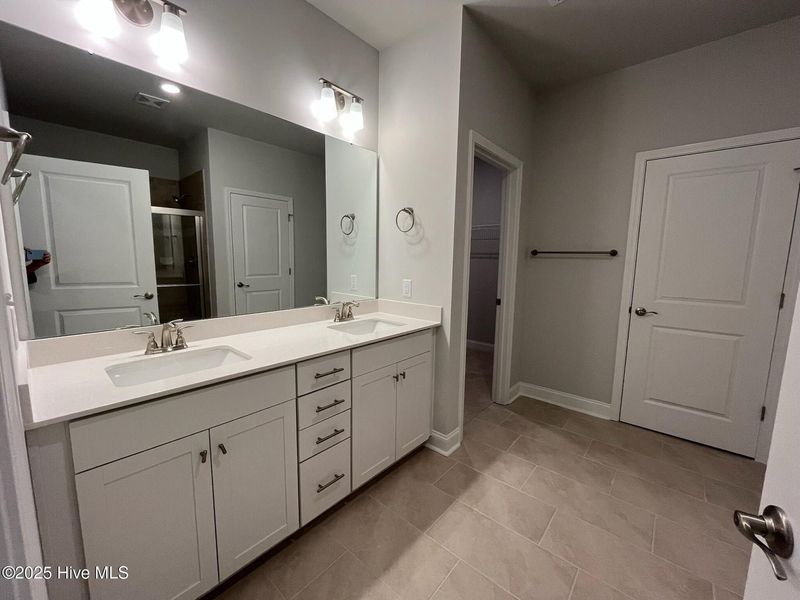 Furnished interior view inside a new home in Palmetto Creek, Bolivia (Image 7).