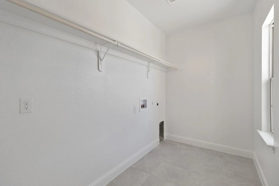 Image 40 representing the Concept 2373 by Landsea Homes in Coyote Crossing, Godley, TX. Image 40 representing the Concept 2373 by Landsea Homes in Coyote Crossing, Godley, TX.