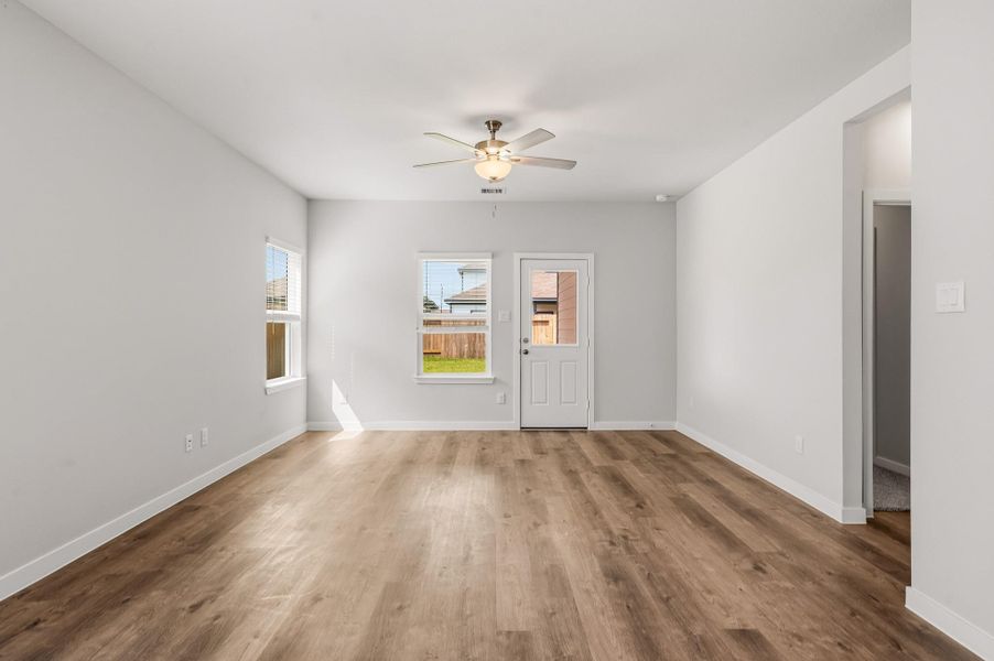 Spacious, unfurnished interior of a new home in Laurel Farms, Brookshire (Image 14).