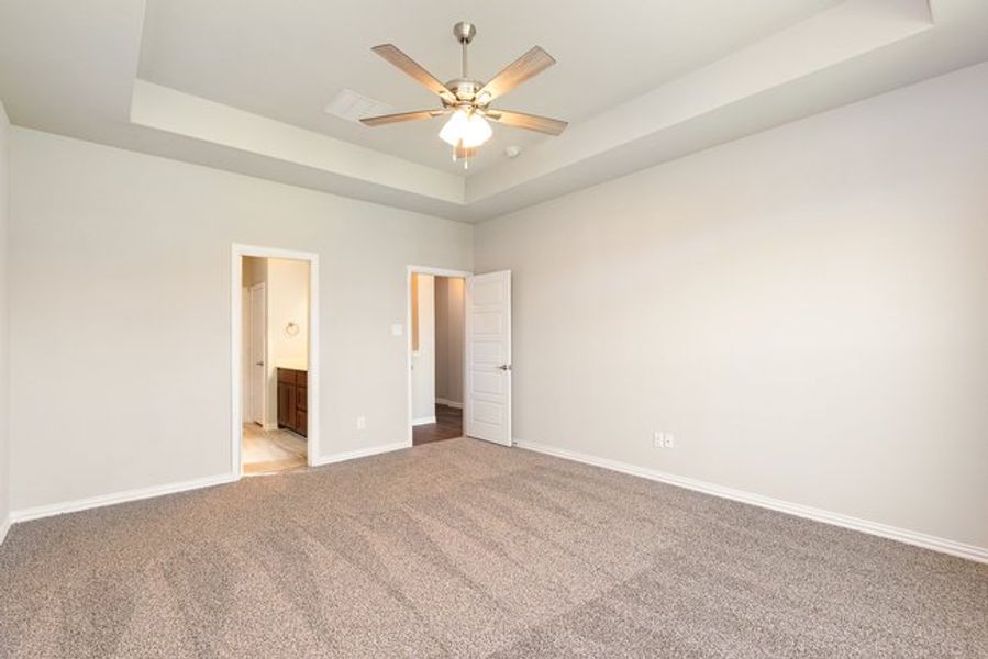 Spacious, unfurnished interior of a new home in Courts Of Bonnie Brae, Denton (Image 24).