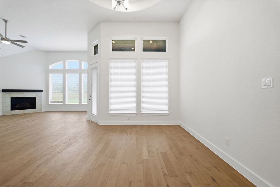 Spacious, unfurnished interior of a new home in Suncreek Estates, Rosharon (Image 45). Spacious, unfurnished interior of a new home in Suncreek Estates, Rosharon (Image 45).