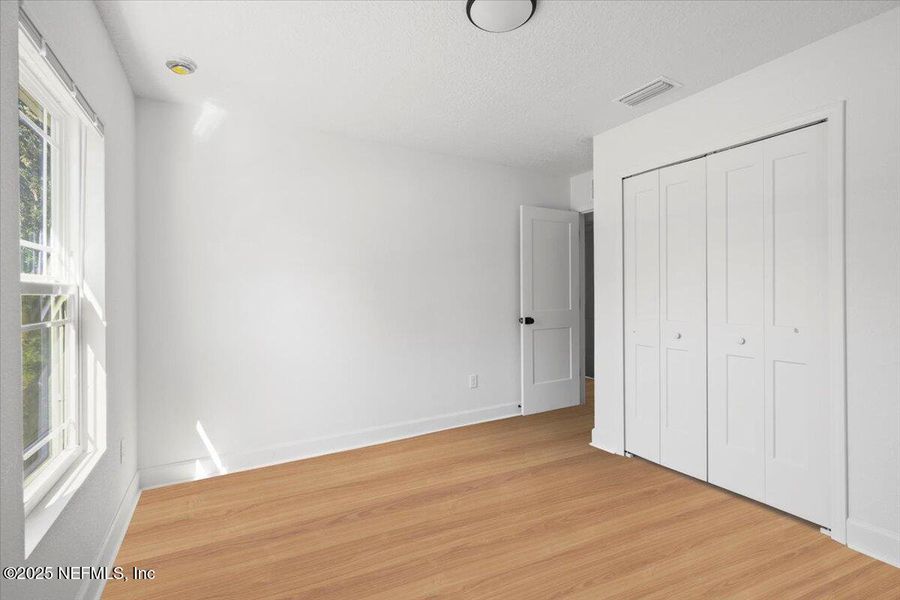 Spacious, unfurnished interior of a new home in , Keystone Heights (Image 9).
