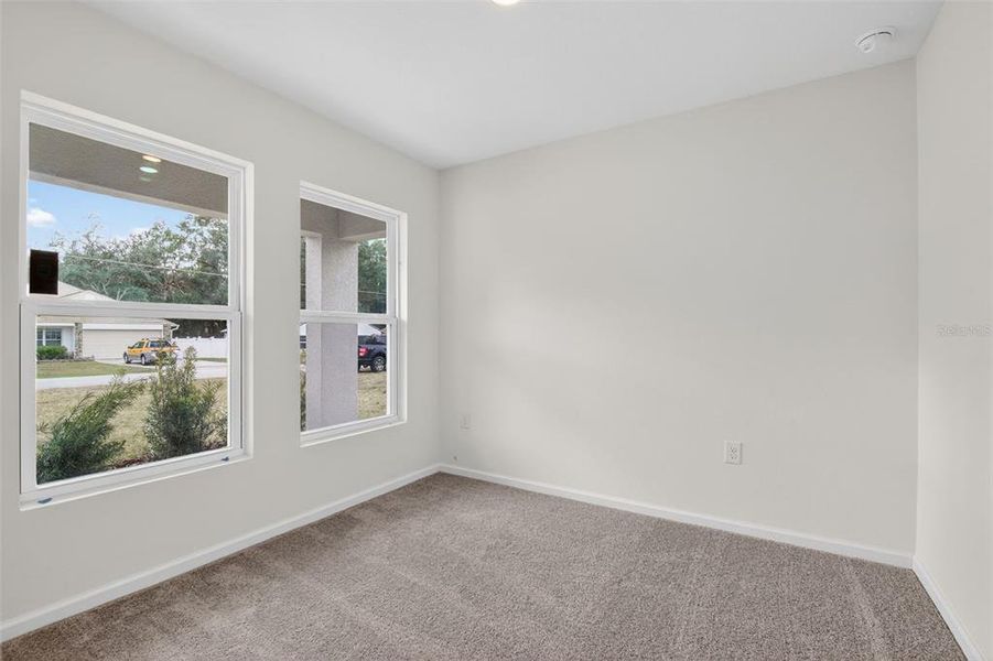 Spacious, unfurnished interior of a new home in Rainbow Lakes Estates, Dunnellon (Image 24).