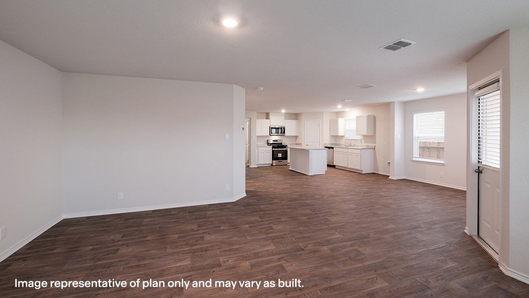 Spacious, unfurnished interior of a new home in Redbird Ranch, San Antonio (Image 12).