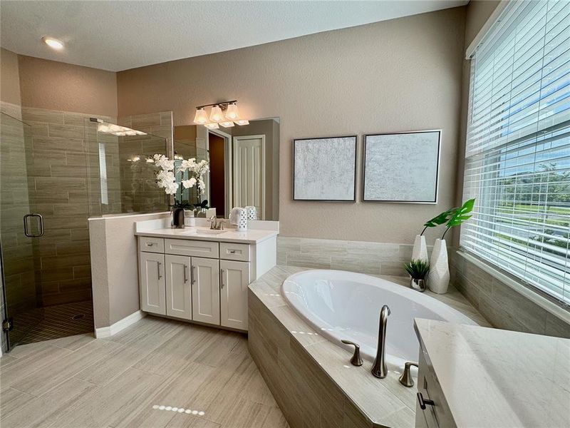 Furnished interior view inside a new home in , Lakewood Ranch (Image 7).