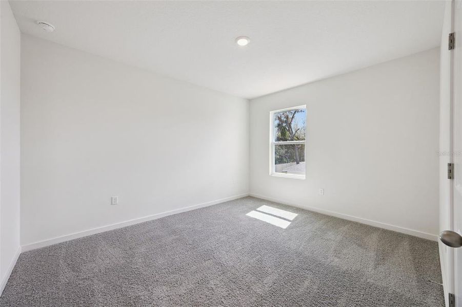 Spacious, unfurnished interior of a new home in Bradbury Estates, Sanford (Image 23).