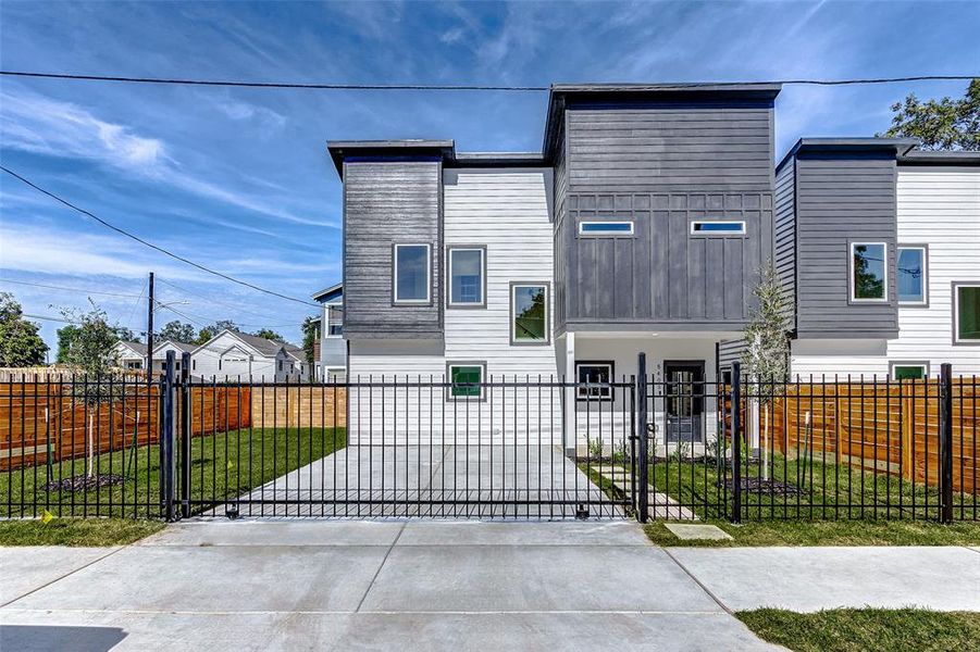 Front exterior of a new home in , Houston, TX, highlighting curb appeal (Image 19).