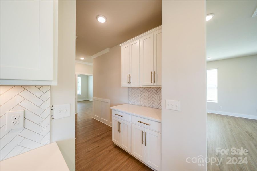 Butler Pantry off kitchen