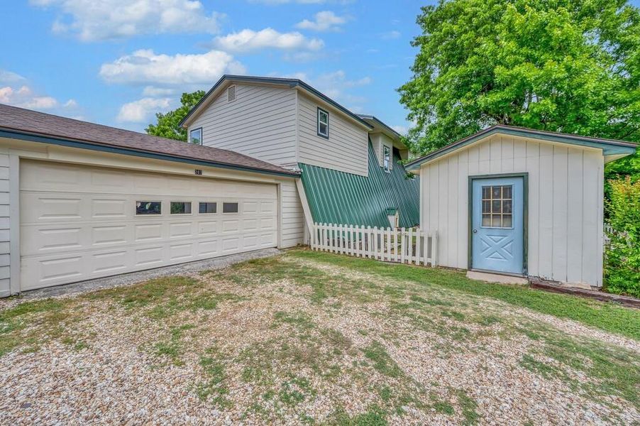 Exterior details and patio area of a home in , Whitney (Image 25).