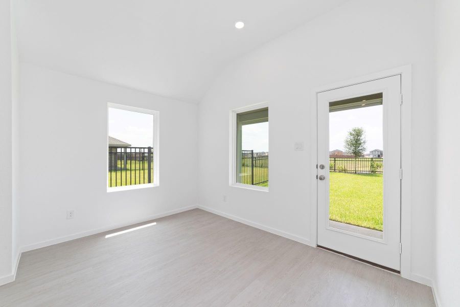 Spacious, unfurnished interior of a new home in , Katy (Image 22).