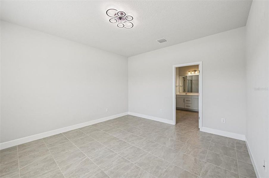 Spacious, unfurnished interior of a new home in , Parrish (Image 20).