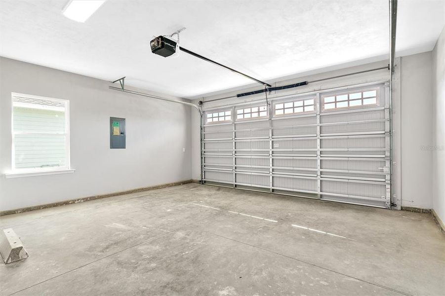 Spacious, unfurnished interior of a new home in Grand Oaks, Gainesville (Image 48).