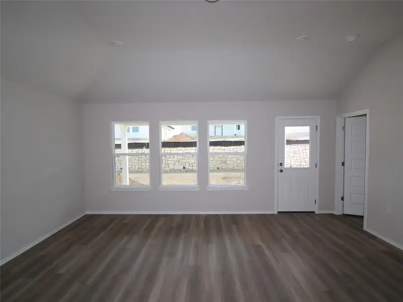 Spacious, unfurnished interior of a new home in Marble Creek Crossing, Austin (Image 12).