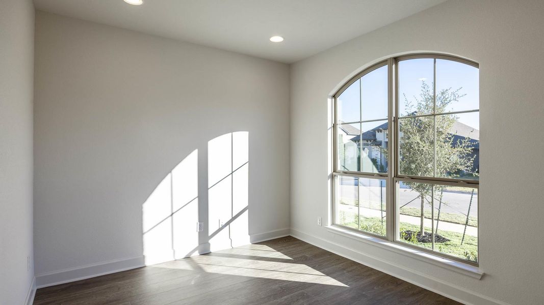 Spacious, unfurnished interior of a new home in Wolf Ranch, Georgetown (Image 17).