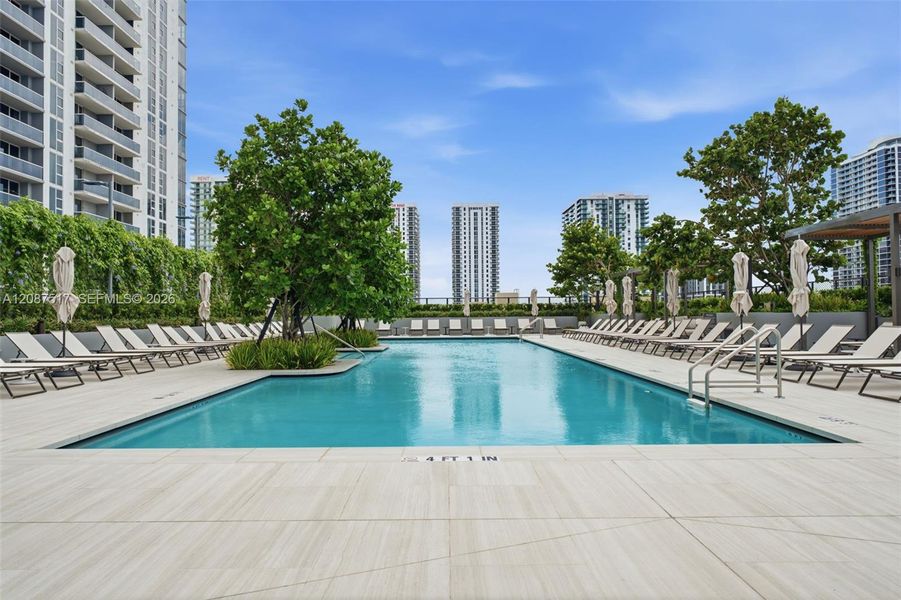 Condo located in Miami, FL showcasing its design and architecture (Image 34).