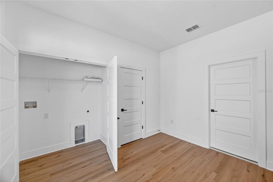 Spacious, unfurnished interior of a new home in , St. Petersburg (Image 41). Spacious, unfurnished interior of a new home in , St. Petersburg (Image 41).