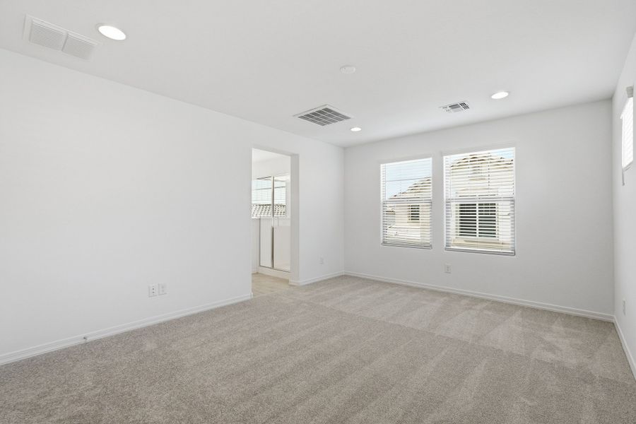 Spacious, unfurnished interior of a new home in Parkside, Avondale (Image 27).