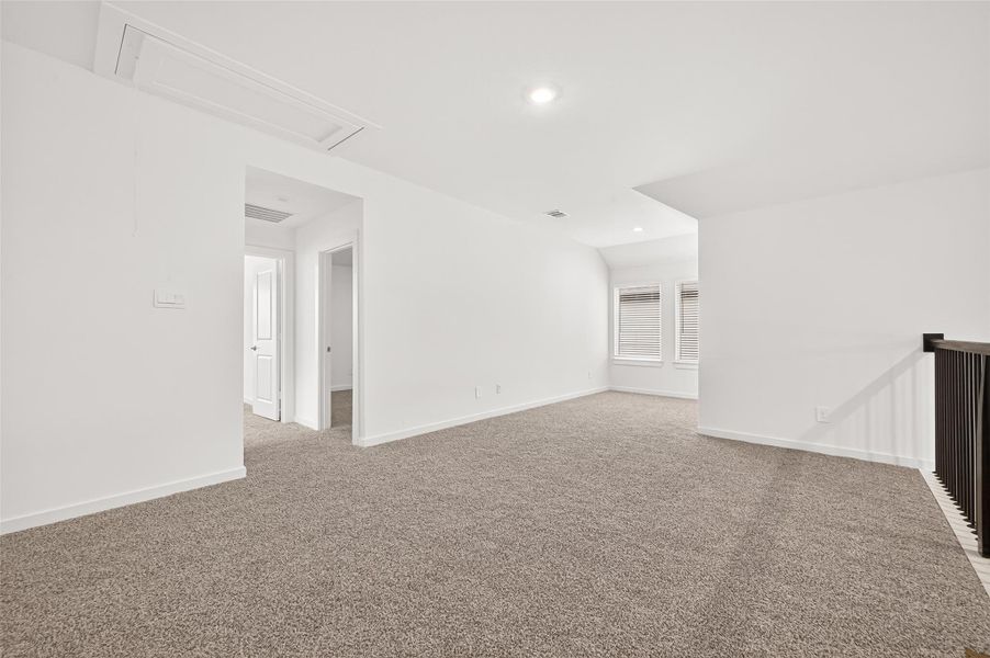 Spacious, unfurnished interior of a new home in Harvest Green, Richmond (Image 41).
