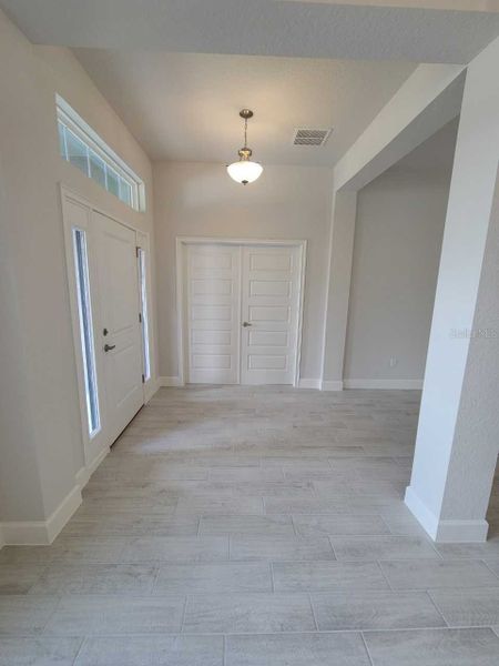Spacious, unfurnished interior of a new home in Ocala Waterway / Kingsland Country Estates, Dunnellon (Image 9).