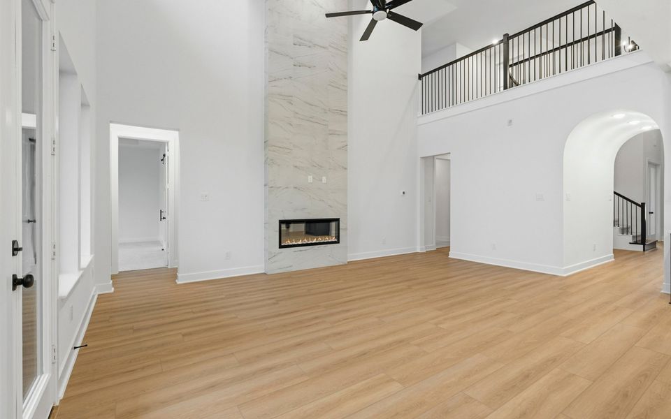 Spacious, unfurnished interior of a new home in Elyson, Katy (Image 13).