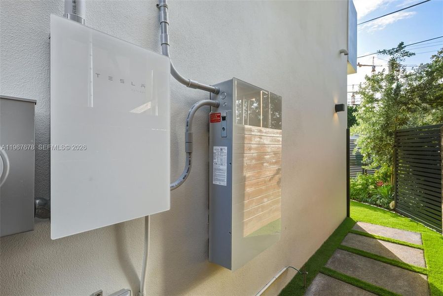 Exterior details and patio area of a home in , Miami (Image 63).