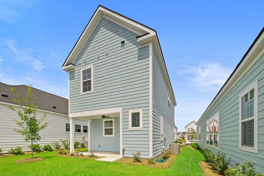 Representative exterior details of a home built from the The Lindenberry by David Weekley Homes in Point Hope - Cottage Collection, Charleston (Image 4). Representative exterior details of a home built from the The Lindenberry by David Weekley Homes in Point Hope - Cottage Collection, Charleston (Image 4).