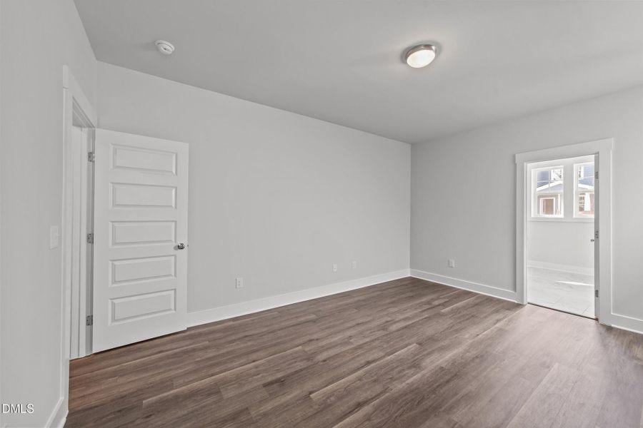 Main Bed - Yin & Yang Interior