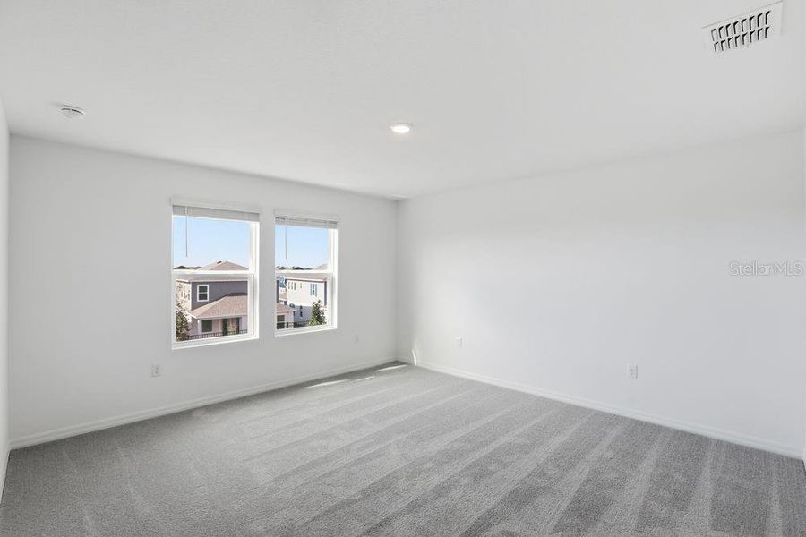 Spacious, unfurnished interior of a new home in Marion Creek, Haines City (Image 35).