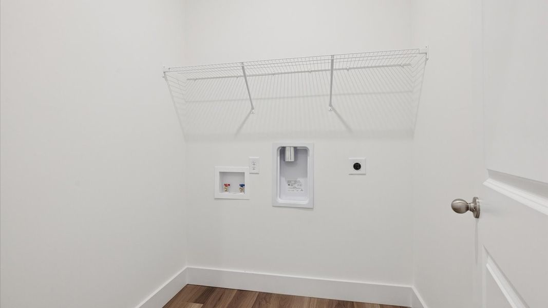 Spacious, unfurnished interior of a new home in Millstone Village, Morristown (Image 14).