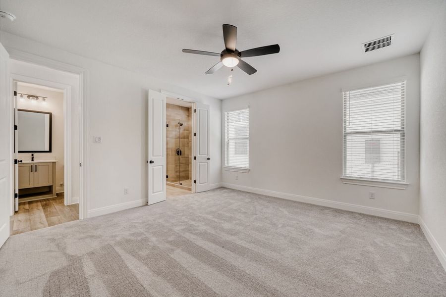 Spacious, unfurnished interior of a new home in The Porch at Du Pre, Buda (Image 15).