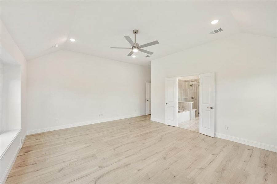 Spacious, unfurnished interior of a new home in ArrowBrooke, Aubrey (Image 33). Spacious, unfurnished interior of a new home in ArrowBrooke, Aubrey (Image 33).