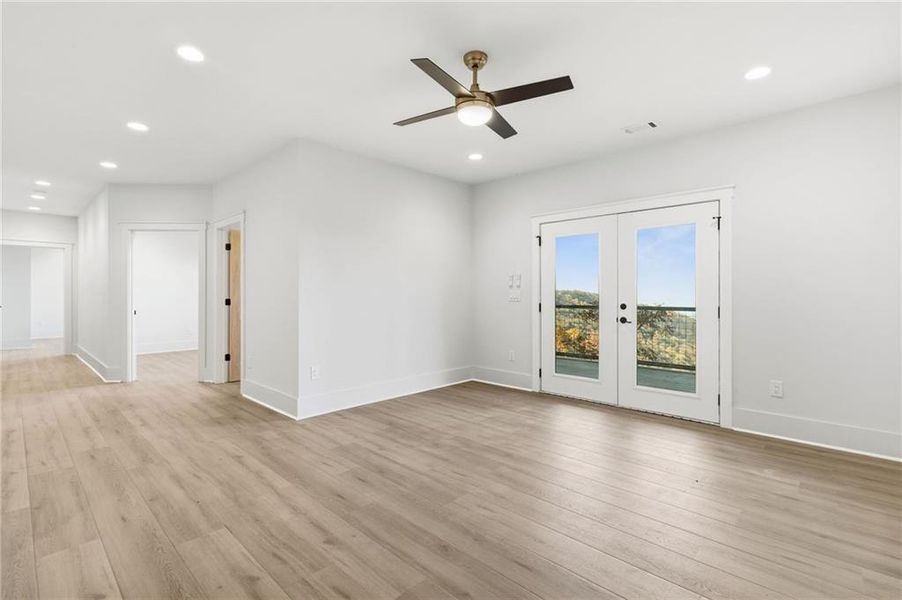 Spacious, unfurnished interior of a new home in , Jasper (Image 30).