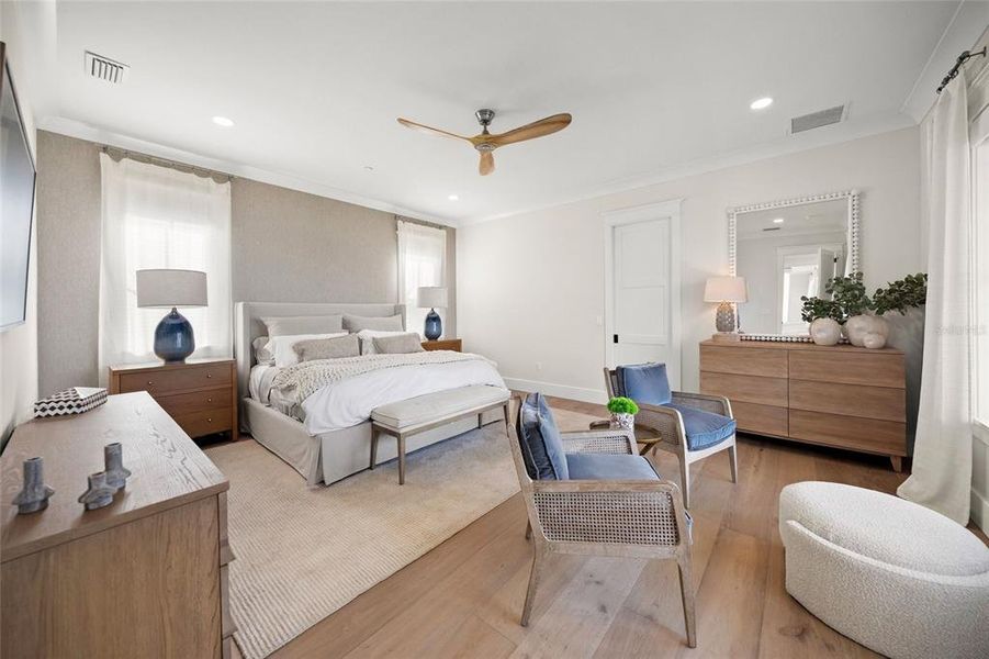 Furnished interior view inside a new home in , Bradenton (Image 8).